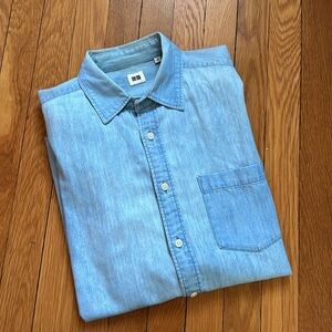 Men’s Denim Style Casual Button Down Medium Uniqlo